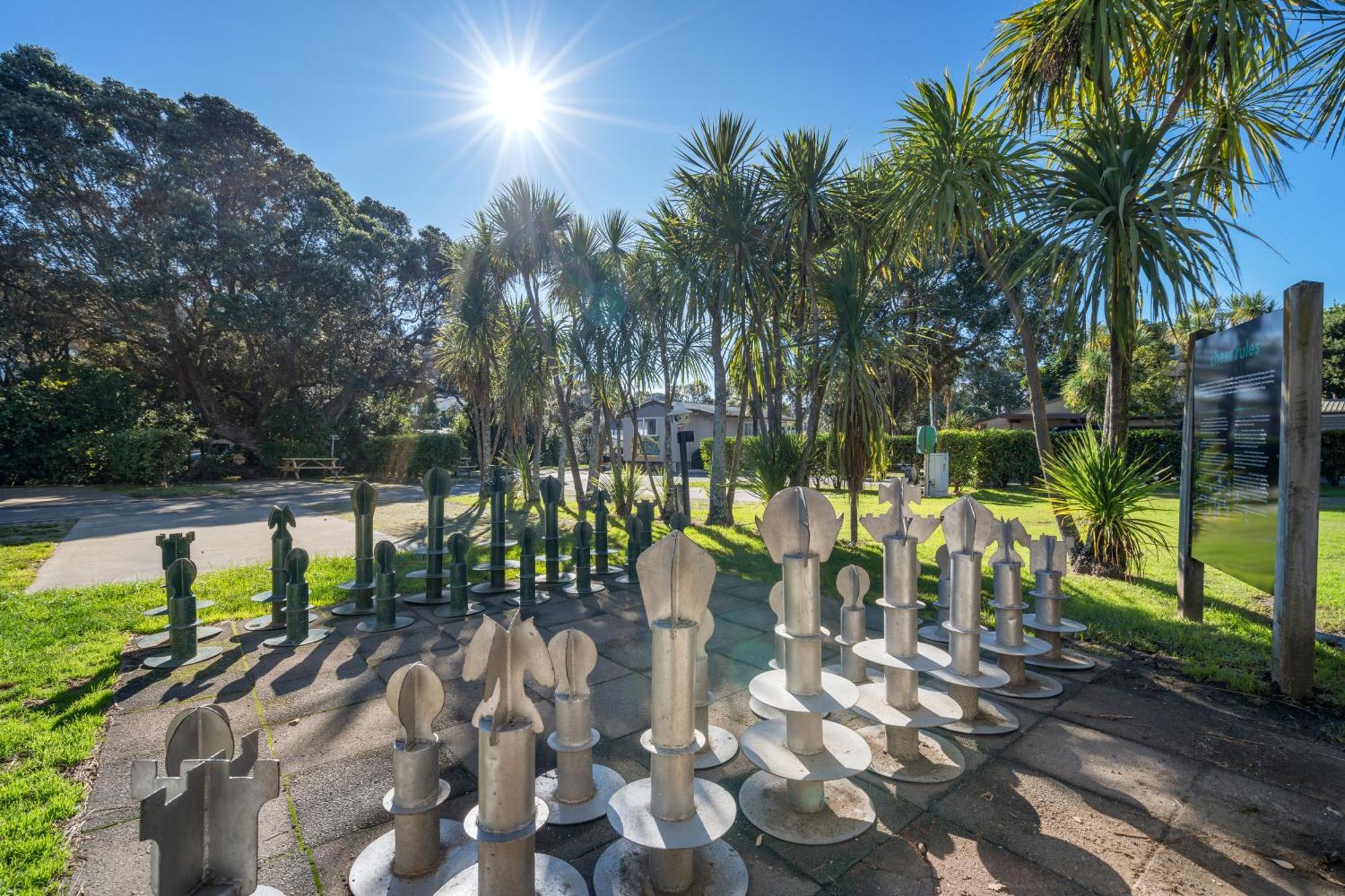 Tasman Holiday Parks - Waihi Beach Exterior foto The sculpture park at the University of Sunshine Coast